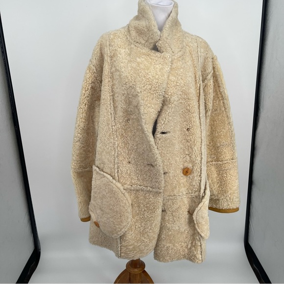 Calafate Shearling coat - Picture 9 of 16